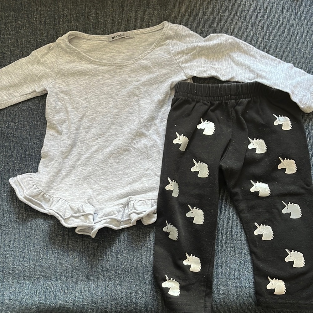 Dennys unicorn outfit